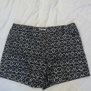 Great print super comfortable 5 inch short